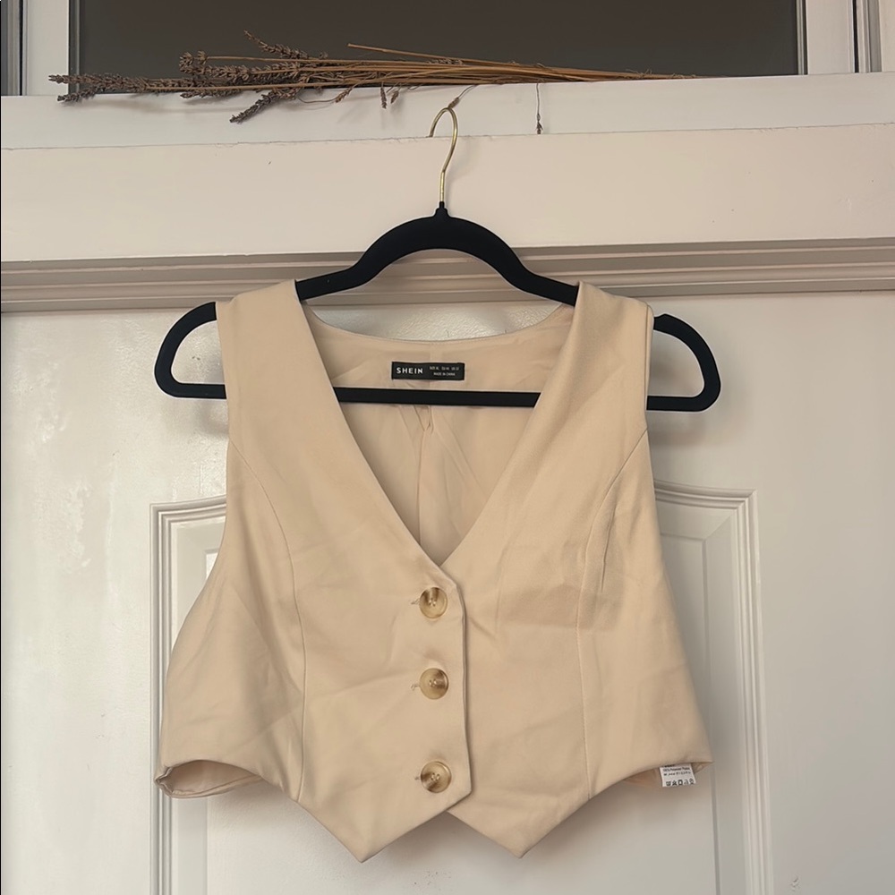 SHEIN Cream Fitted Crop Tank Top